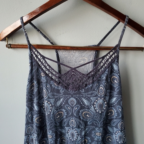 Crocheted Flowy Spaghetti Strap Racer Back Paisley Flower Print Top - Picture 2 of 12